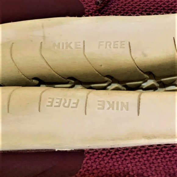 NIKE Free Run Walking Sneakers - Picture 8 of 9